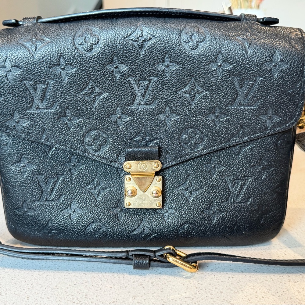 Louis Vuitton Pochette Métis
